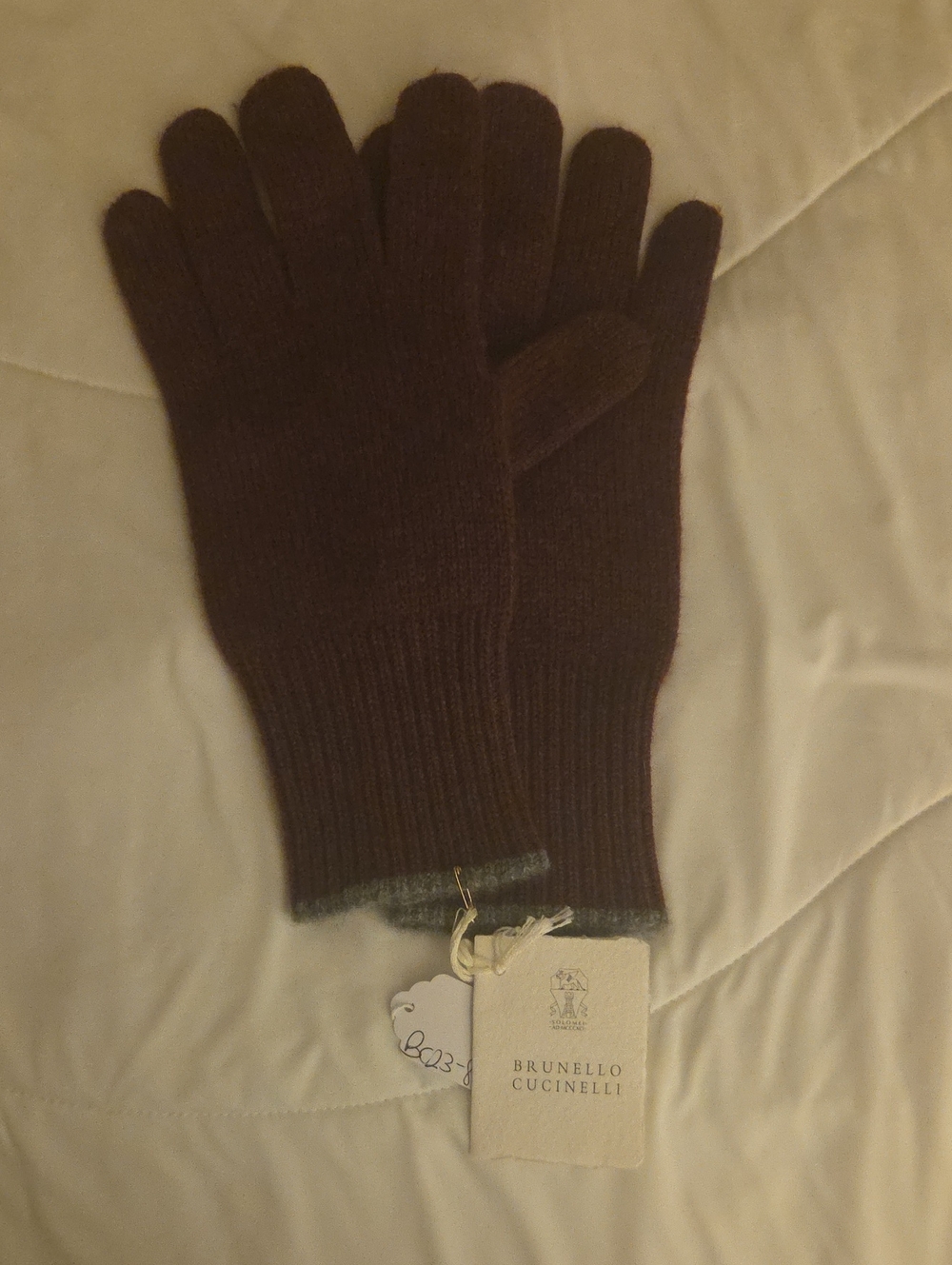 Brunello Cucinelli Men's 100% Cashmere Gloves Burgundy